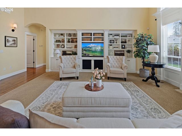 902 Ne 47TH Ave, Hillsboro, OR 97124