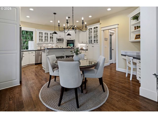 902 Ne 47TH Ave, Hillsboro, OR 97124