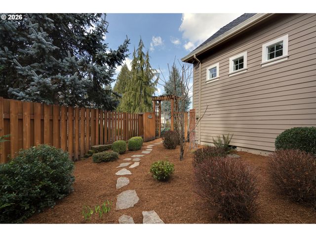 902 Ne 47TH Ave, Hillsboro, OR 97124