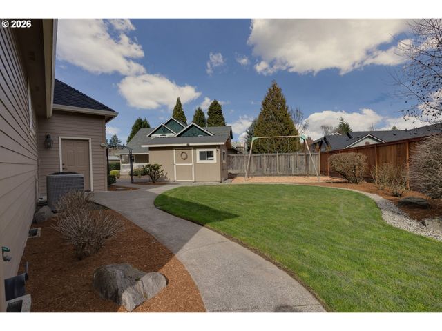 902 Ne 47TH Ave, Hillsboro, OR 97124