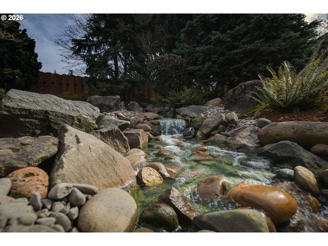 902 Ne 47TH Ave, Hillsboro, OR 97124