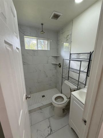 7003 Hoffman B Street, Houston, TX 77028