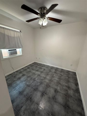 7003 Hoffman B Street, Houston, TX 77028