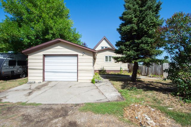 509 Center Avenue E, Dilworth, MN 56529