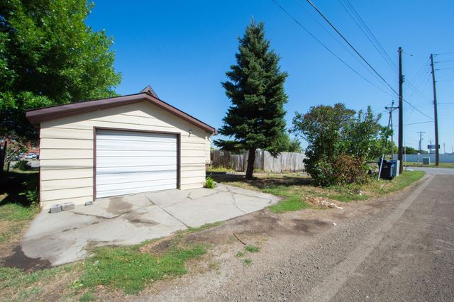 509 Center Avenue E, Dilworth, MN 56529