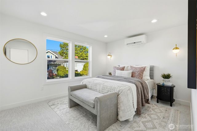 215 N 58th Street, Seattle, WA 98103