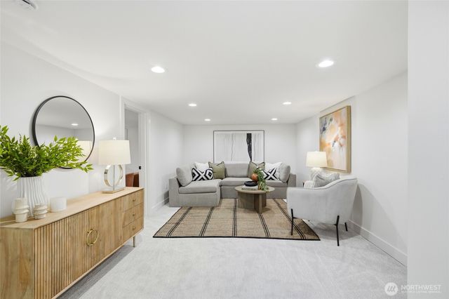 215 N 58th Street, Seattle, WA 98103