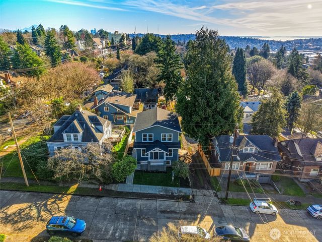 215 N 58th Street, Seattle, WA 98103
