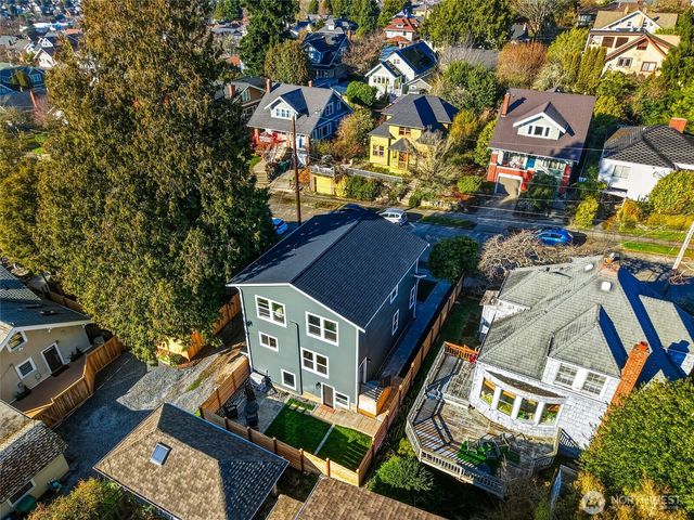 215 N 58th Street, Seattle, WA 98103