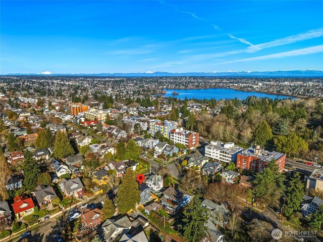 215 N 58th Street, Seattle, WA 98103