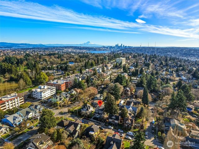 215 N 58th Street, Seattle, WA 98103