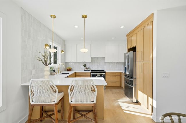 215 N 58th Street, Seattle, WA 98103