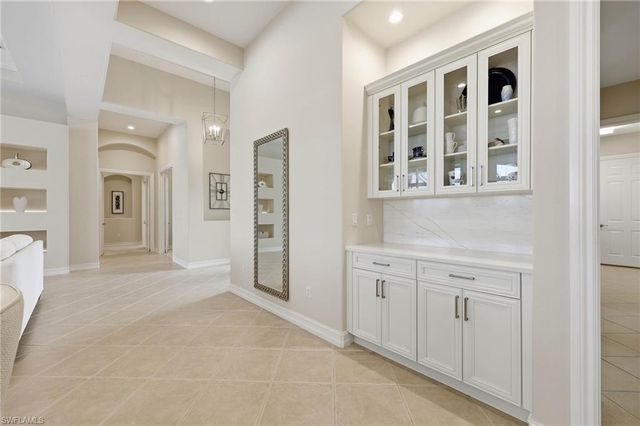 8950 Shenendoah CIR, Naples, FL 34113