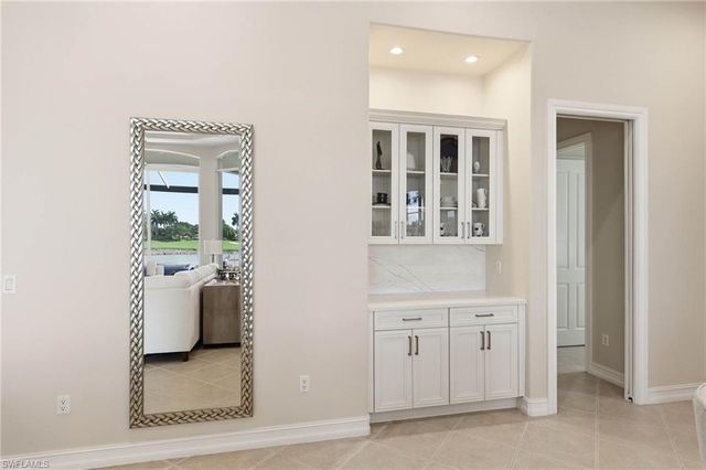8950 Shenendoah CIR, Naples, FL 34113