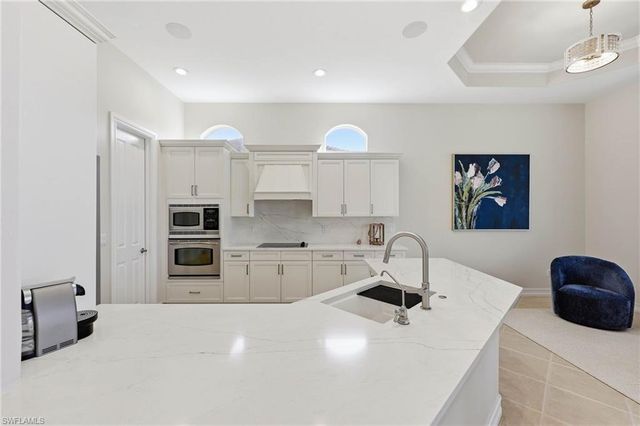 8950 Shenendoah CIR, Naples, FL 34113