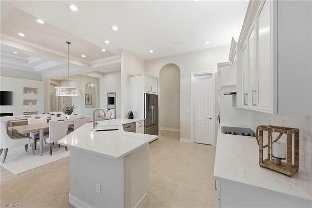 8950 Shenendoah CIR, Naples, FL 34113