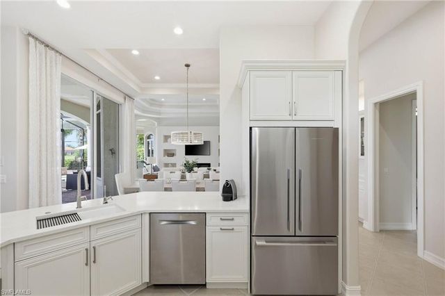 8950 Shenendoah CIR, Naples, FL 34113