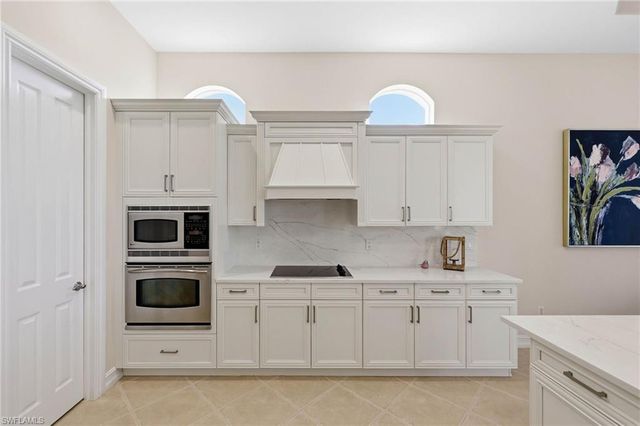 8950 Shenendoah CIR, Naples, FL 34113