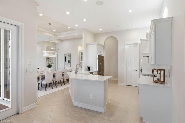 8950 Shenendoah CIR, Naples, FL 34113