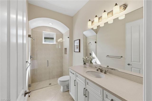 8950 Shenendoah CIR, Naples, FL 34113