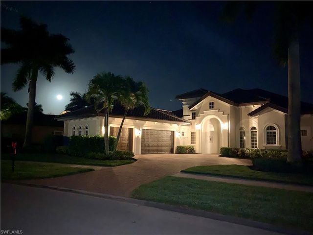 8950 Shenendoah CIR, Naples, FL 34113