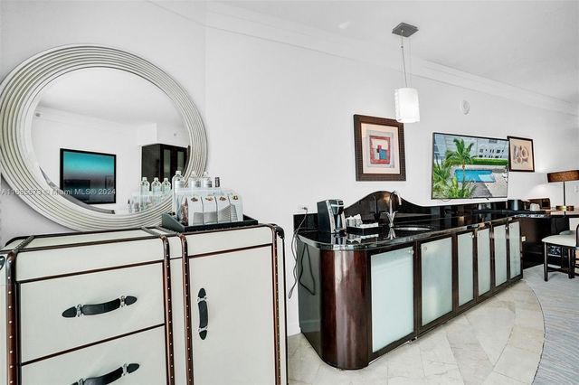 4391 Collins Ave 915, Miami Beach, FL 33140