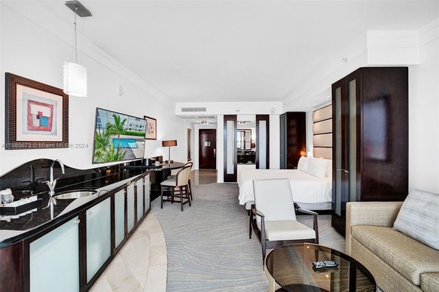 4391 Collins Ave 915, Miami Beach, FL 33140