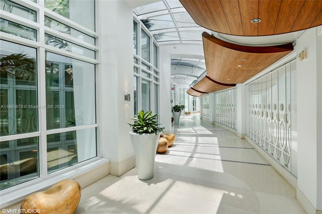 4391 Collins Ave 915, Miami Beach, FL 33140