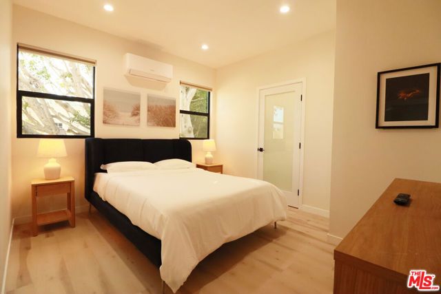 9040 Phyllis Avenue D, West Hollywood, CA 90069