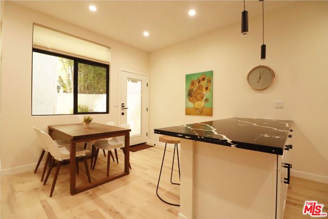 9040 Phyllis Avenue D, West Hollywood, CA 90069