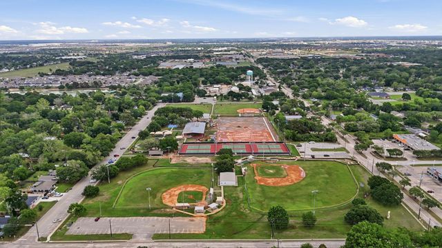 6010 Green Meadows Lane, Katy, TX 77493