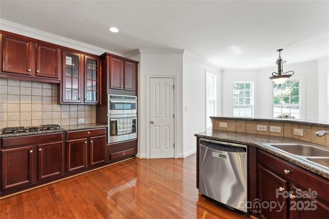 8914 Landsdowne Avenue, Harrisburg, NC 28075
