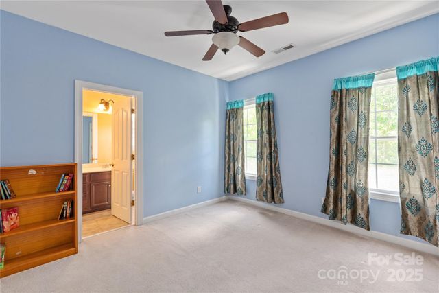 8914 Landsdowne Avenue, Harrisburg, NC 28075