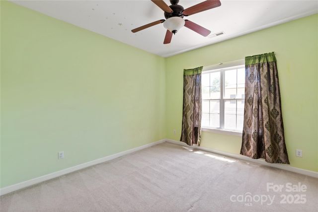 8914 Landsdowne Avenue, Harrisburg, NC 28075