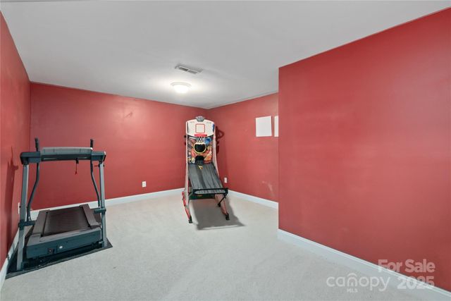 8914 Landsdowne Avenue, Harrisburg, NC 28075