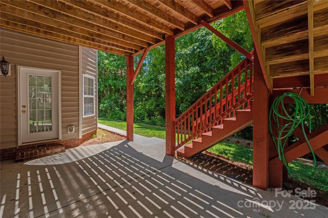 8914 Landsdowne Avenue, Harrisburg, NC 28075