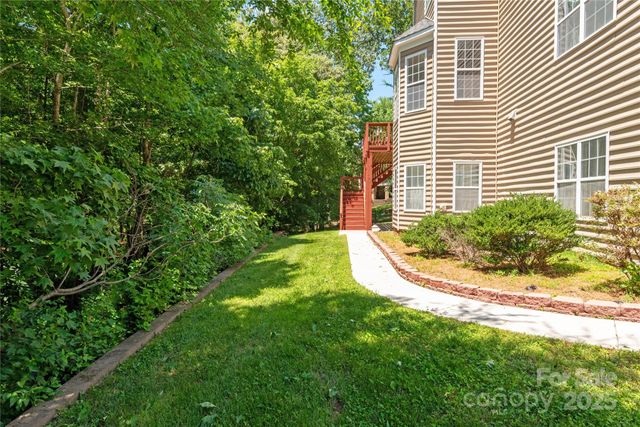 8914 Landsdowne Avenue, Harrisburg, NC 28075