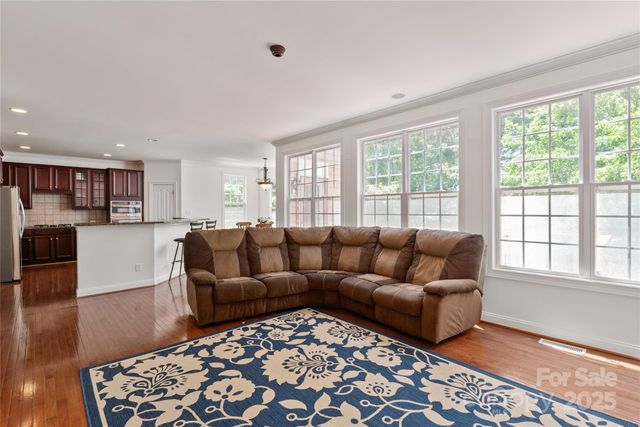 8914 Landsdowne Avenue, Harrisburg, NC 28075