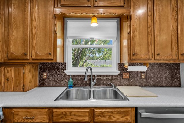 232 Crescent, Hewitt, TX 76643