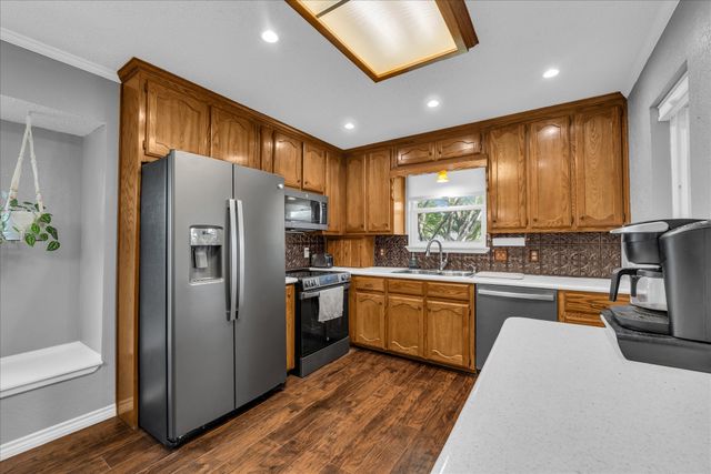 232 Crescent, Hewitt, TX 76643