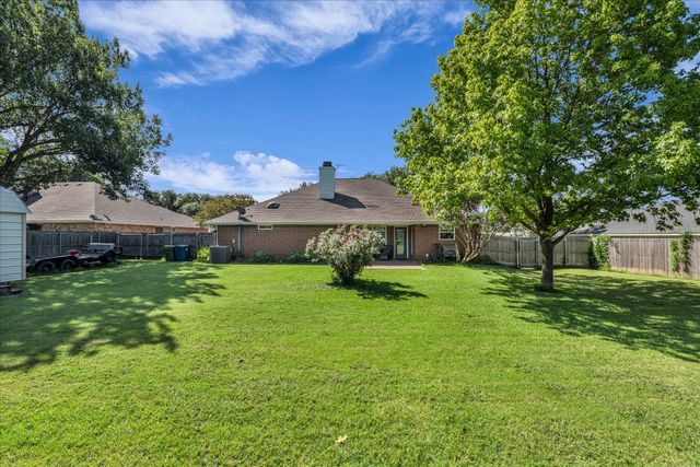 232 Crescent, Hewitt, TX 76643