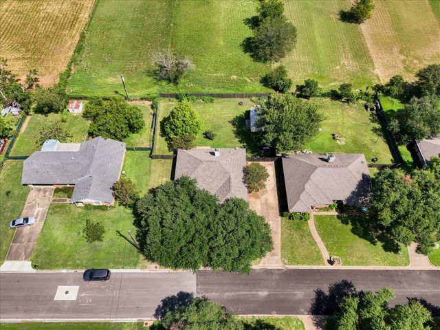 232 Crescent, Hewitt, TX 76643