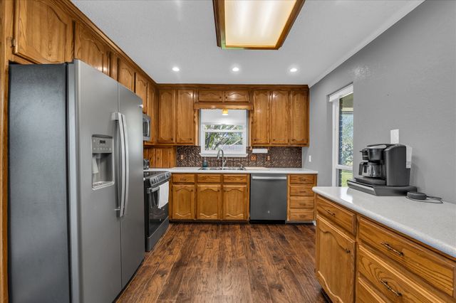 232 Crescent, Hewitt, TX 76643