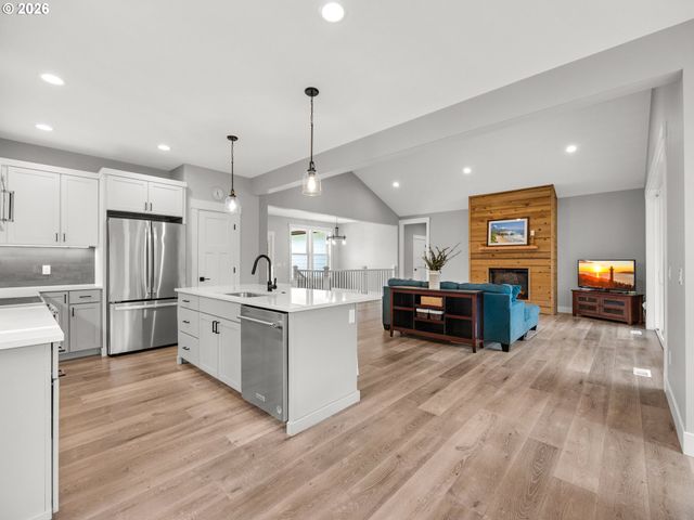 37330 LABISKE Ln, Astoria, OR 97103