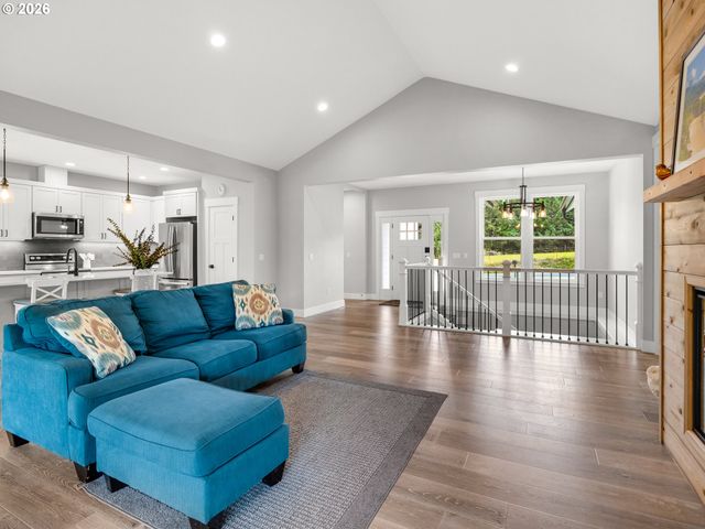 37330 LABISKE Ln, Astoria, OR 97103