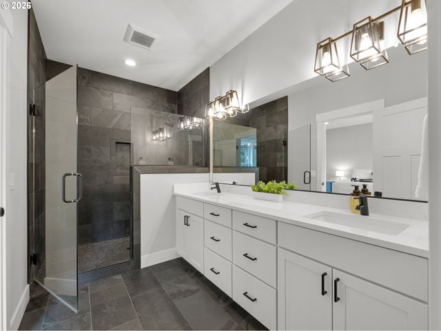 37330 LABISKE Ln, Astoria, OR 97103