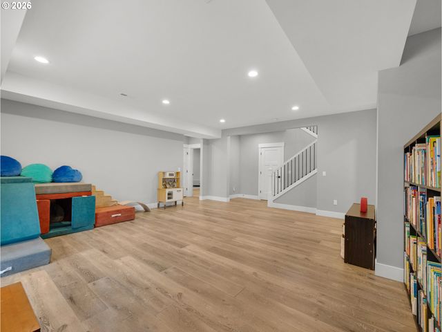 37330 LABISKE Ln, Astoria, OR 97103