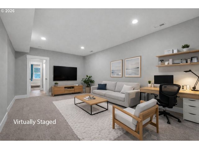 37330 LABISKE Ln, Astoria, OR 97103