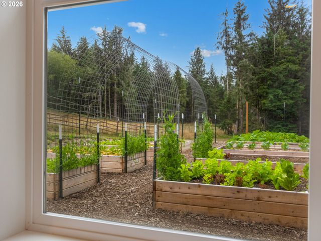 37330 LABISKE Ln, Astoria, OR 97103