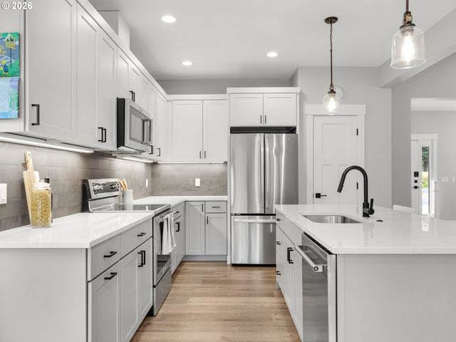 37330 LABISKE Ln, Astoria, OR 97103